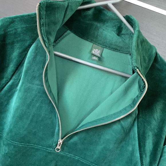 Wild Fable Women’s Green Quarter Zip Velour Top - Picture 6 of 11